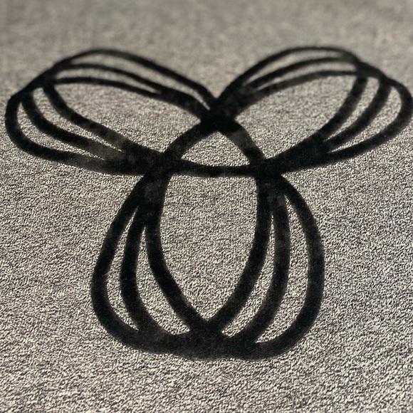 Aritzia TNA Sweatshirt - Picture 3 of 4